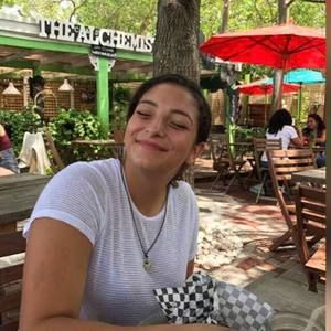 Meet your Posher, Daniela